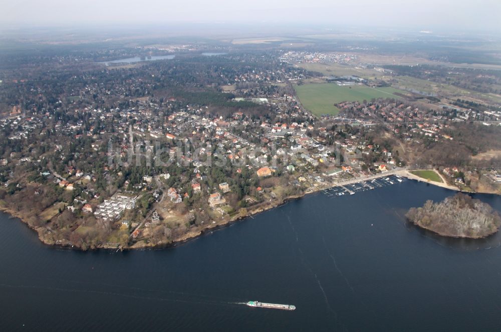 Luftbild Berlin - Fluss- Uferbereich an der Havel im Ortsteil Kladow in Berlin