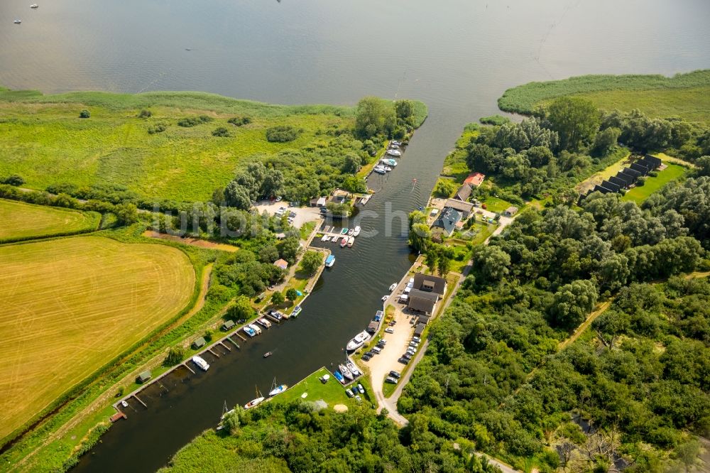 Dargun von oben - Fluß- Ursprung der Peene in Dargun im Bundesland Mecklenburg-Vorpommern