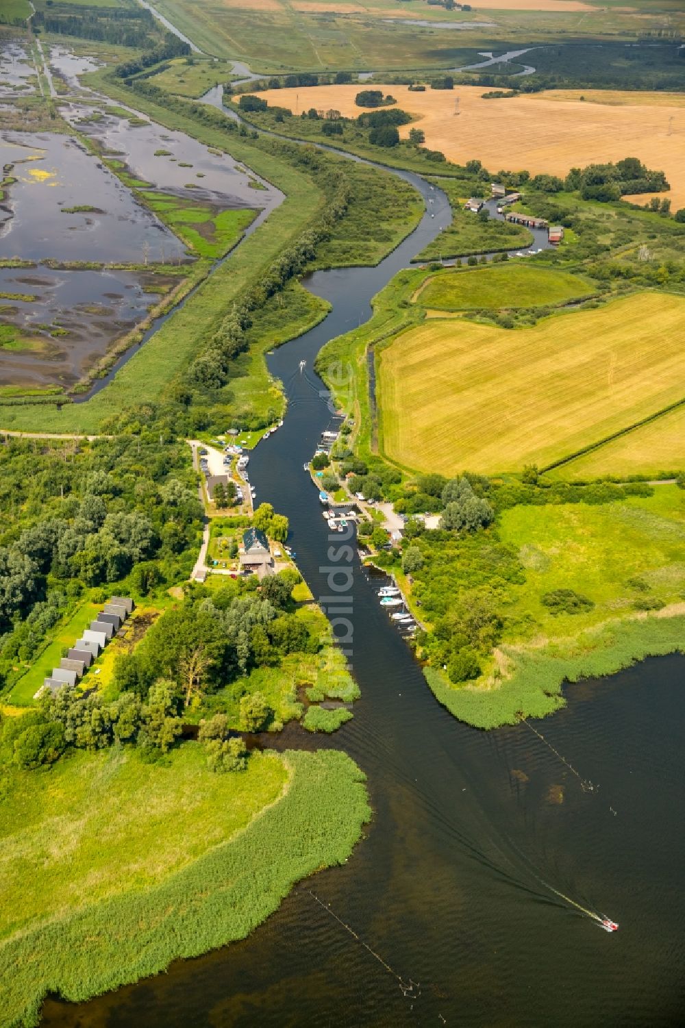 Dargun von oben - Fluß- Ursprung der Peene in Dargun im Bundesland Mecklenburg-Vorpommern