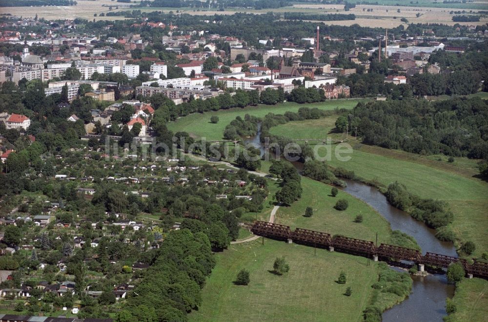 Luftbild Forst - Flußbett am Verlauf der Neiße am Stadtrand von Forst zur Grenze nach Polen in der Lausitz im Bundesland Brandenburg