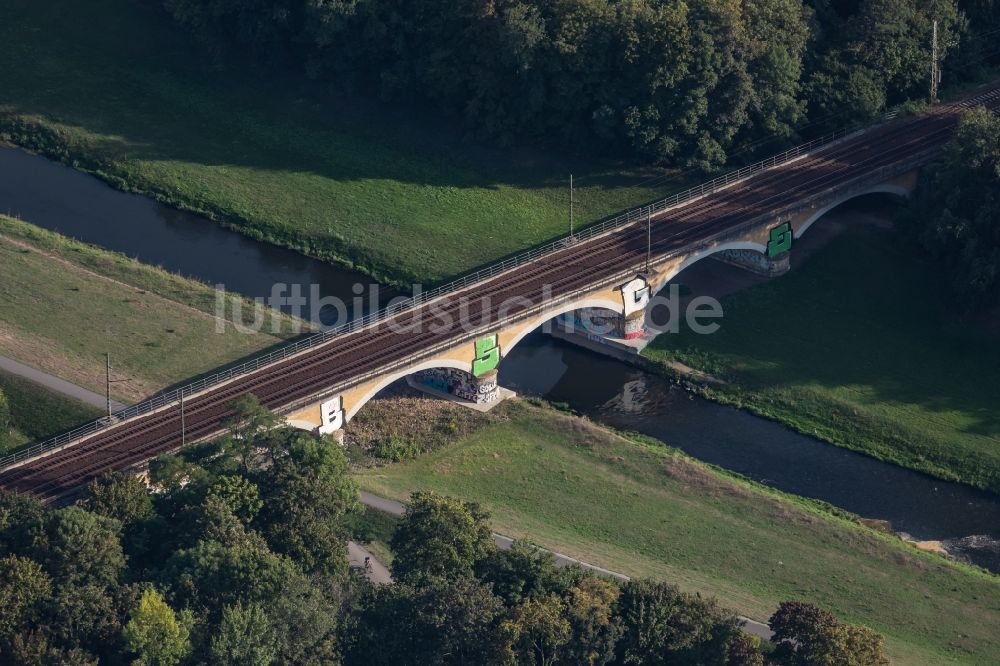 Luftaufnahme Leipzig - Flußbrücke über die Nahle in Leipzig im Bundesland Sachsen, Deutschland