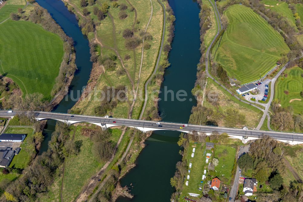 Heven aus der Vogelperspektive: Flussbrücke über die Ruhr in Heven im Bundesland Nordrhein-Westfalen, Deutschland