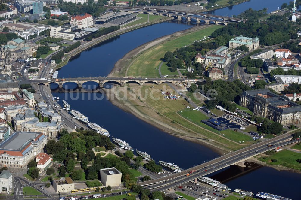 Luftbild Dresden - Flußbrücke Carolabrücke in Dresden im Bundesland Sachsen, Deutschland