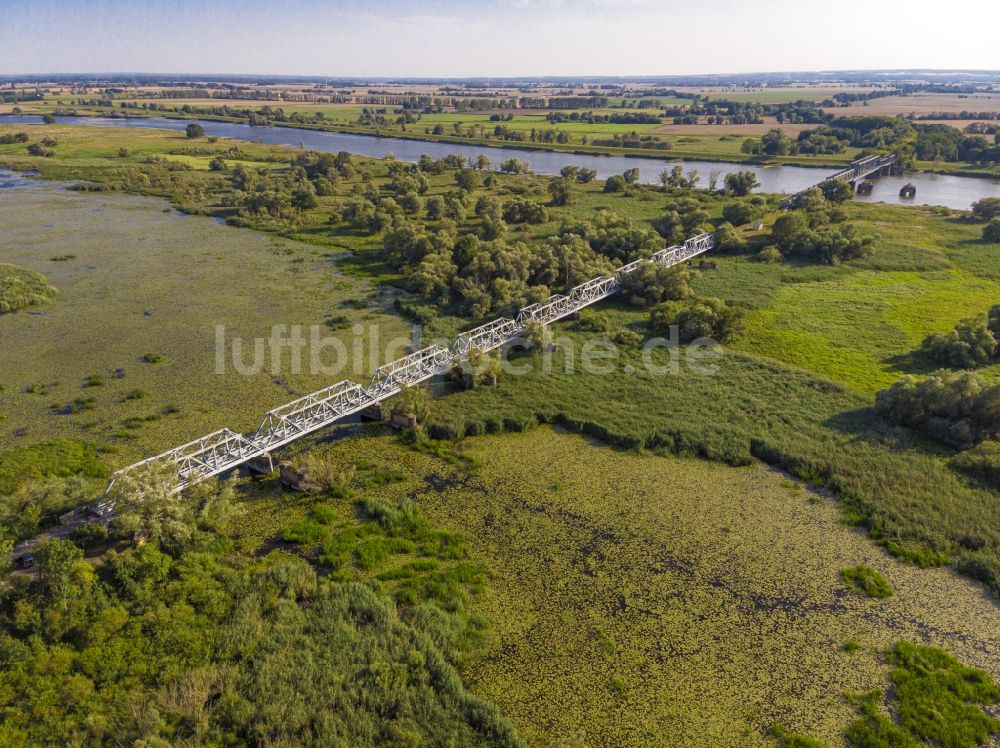 Siekierki von oben - Flußbrücke Europabrücke über die Oder in Siekierki in Woiwodschaft Westpommern, Polen