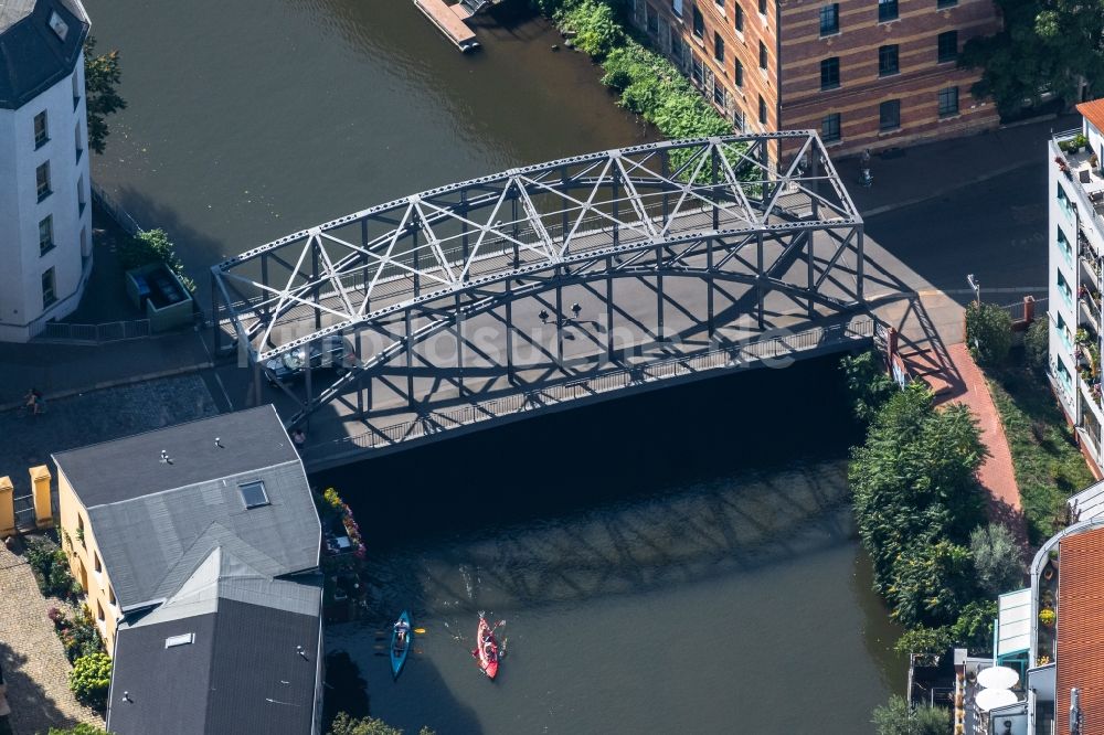 Luftbild Leipzig - Flußbrücke Könneritzbrücke entlang der Könneritzstraße in Leipzig im Bundesland Sachsen, Deutschland