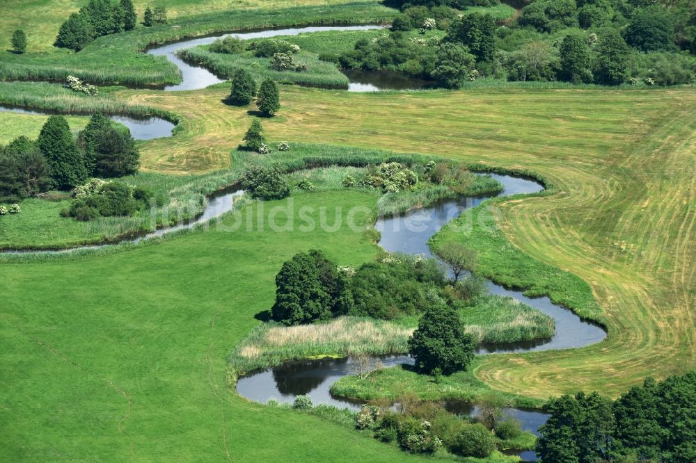 Eldena aus der Vogelperspektive: Flussverlauf der alten Elde bei Güritz / Eldena im Bundesland Mecklenburg-Vorpommern