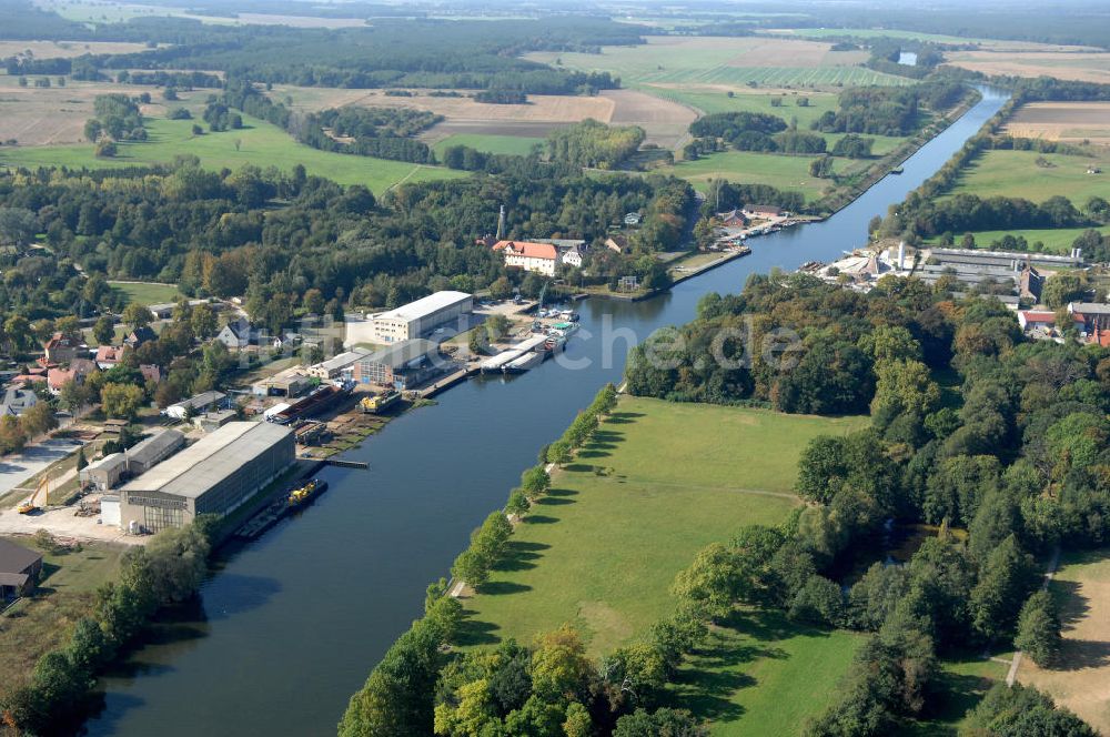 Luftbild GENTHIN - Flussverlauf Elbe-Havel-Kanal in Genthin