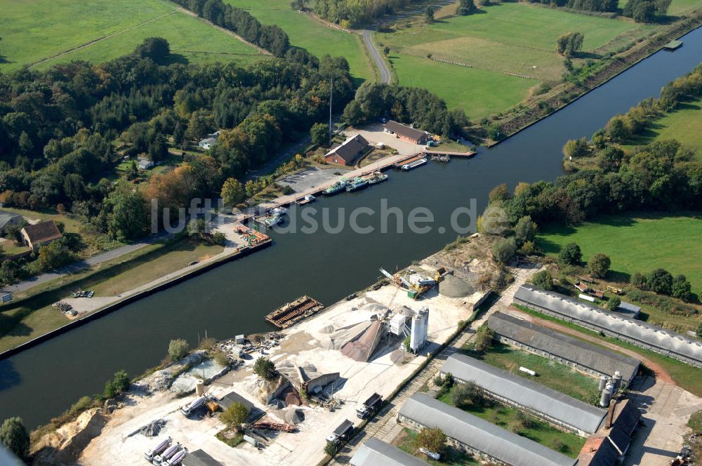 GENTHIN aus der Vogelperspektive: Flussverlauf Elbe-Havel-Kanal in Genthin