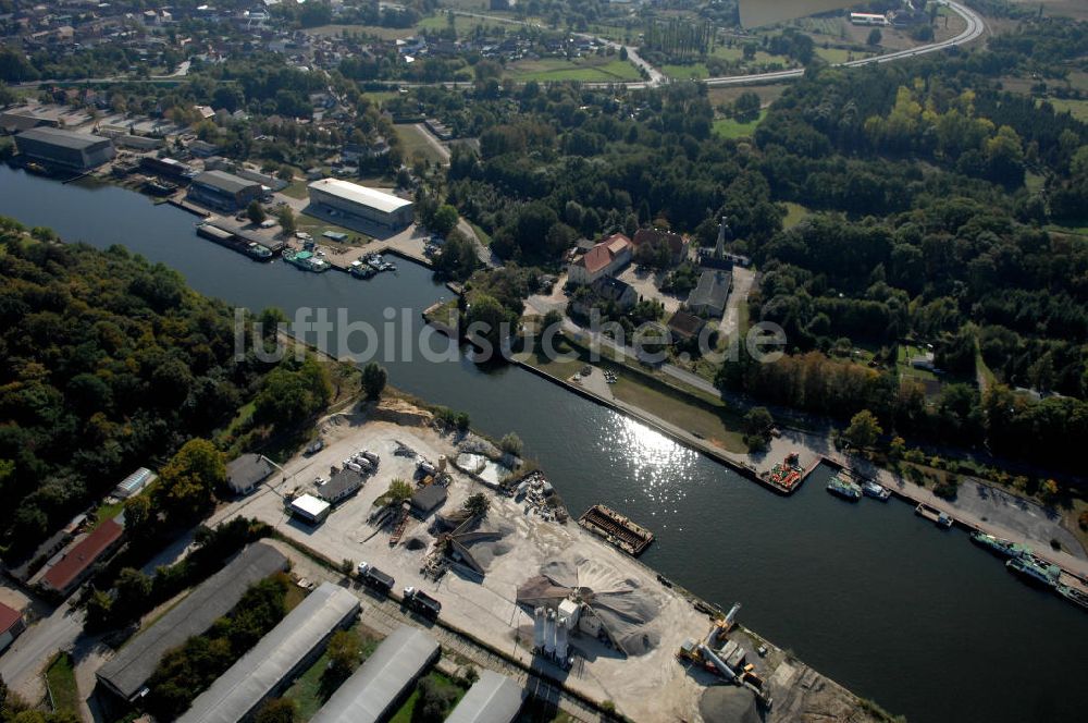 Luftbild GENTHIN - Flussverlauf Elbe-Havel-Kanal in Genthin