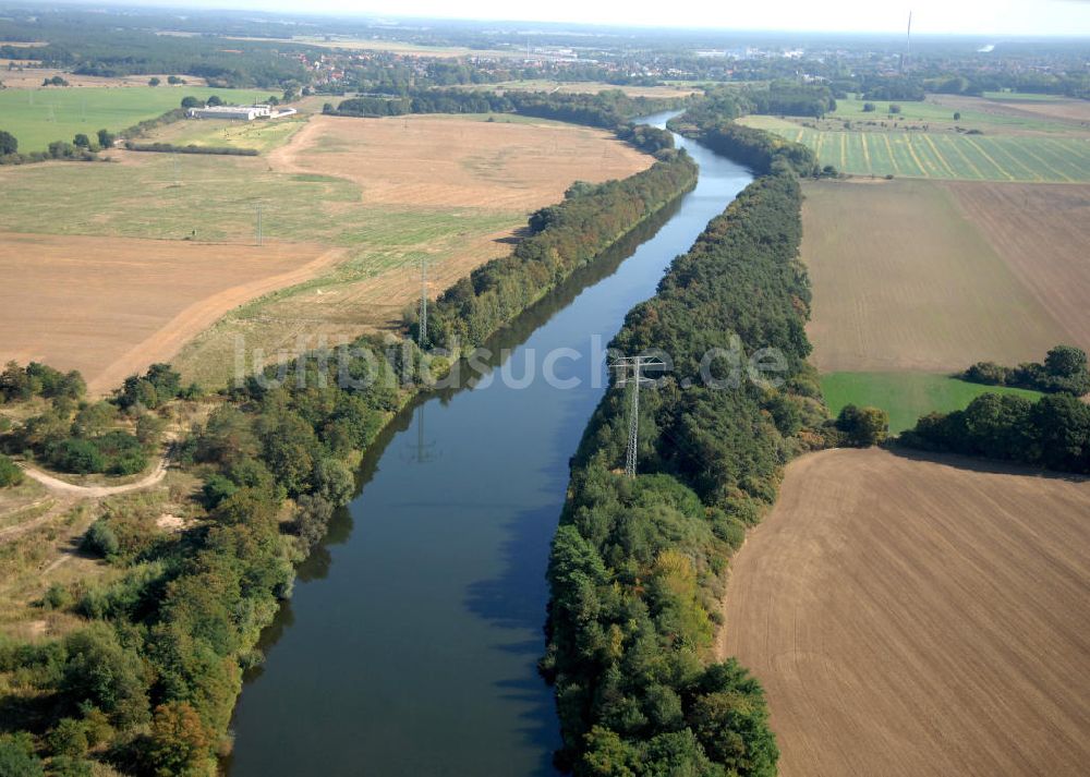 GENTHIN aus der Vogelperspektive: Flussverlauf des Elbe-Havel-Kanal zwischen Genthin und Parey