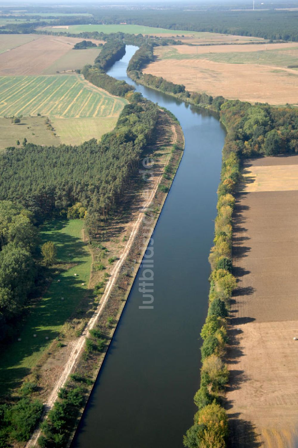 Luftbild GENTHIN - Flussverlauf des Elbe-Havel-Kanal zwischen Genthin und Parey