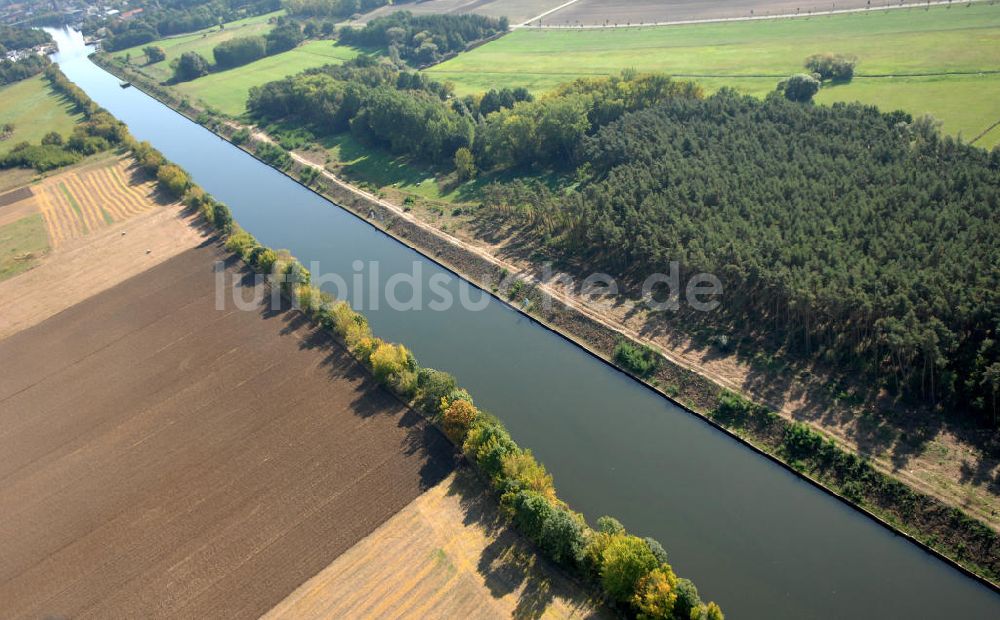 GENTHIN von oben - Flussverlauf des Elbe-Havel-Kanal zwischen Genthin und Parey