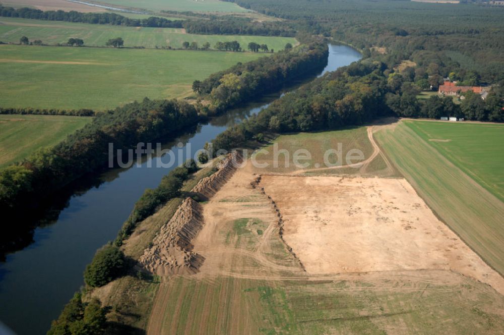 GENTHIN von oben - Flussverlauf des Elbe-Havel-Kanal zwischen Genthin und Parey