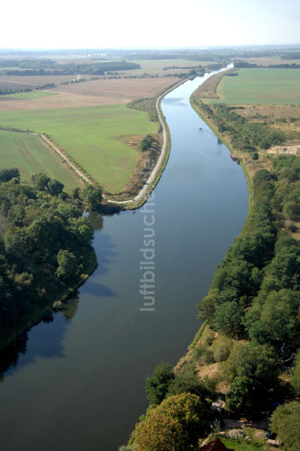 Luftbild GENTHIN - Flussverlauf des Elbe-Havel-Kanal zwischen Genthin und Parey