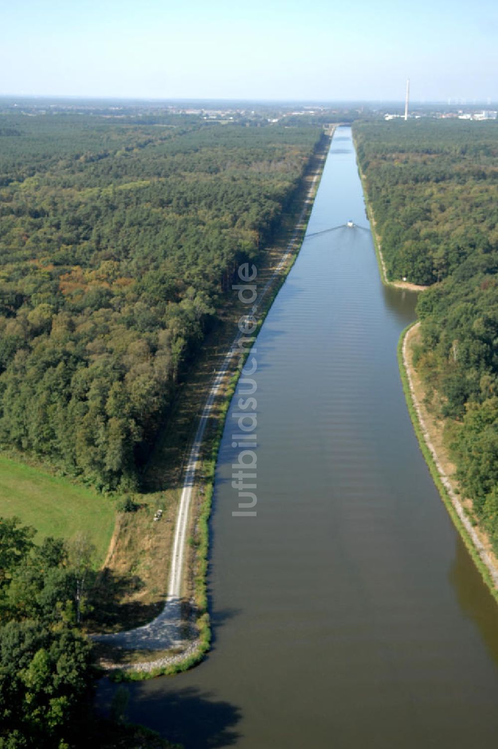 Kade von oben - Flussverlauf des Elbe-Havel-Kanal zwischen Kade und Genthin