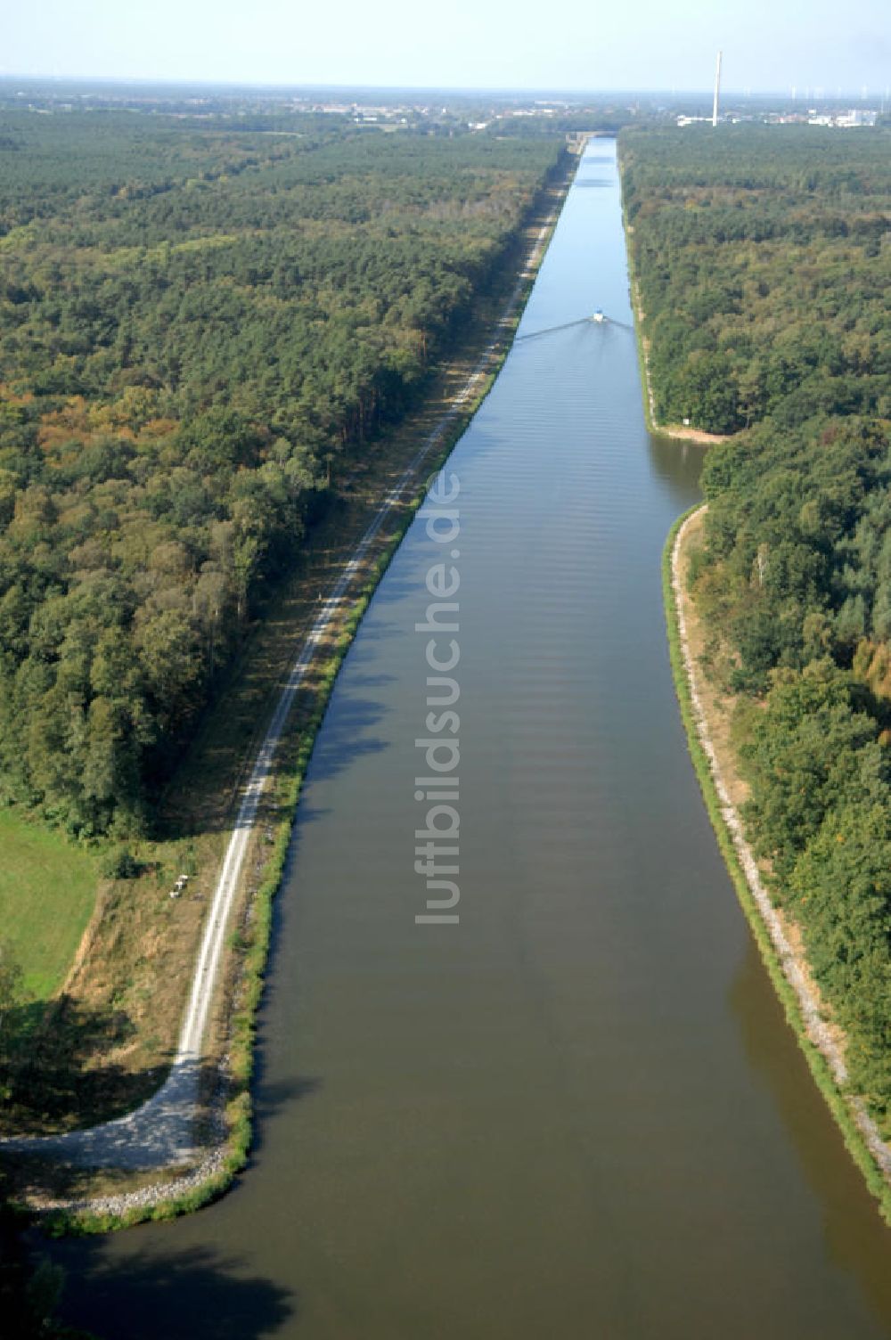 Kade aus der Vogelperspektive: Flussverlauf des Elbe-Havel-Kanal zwischen Kade und Genthin