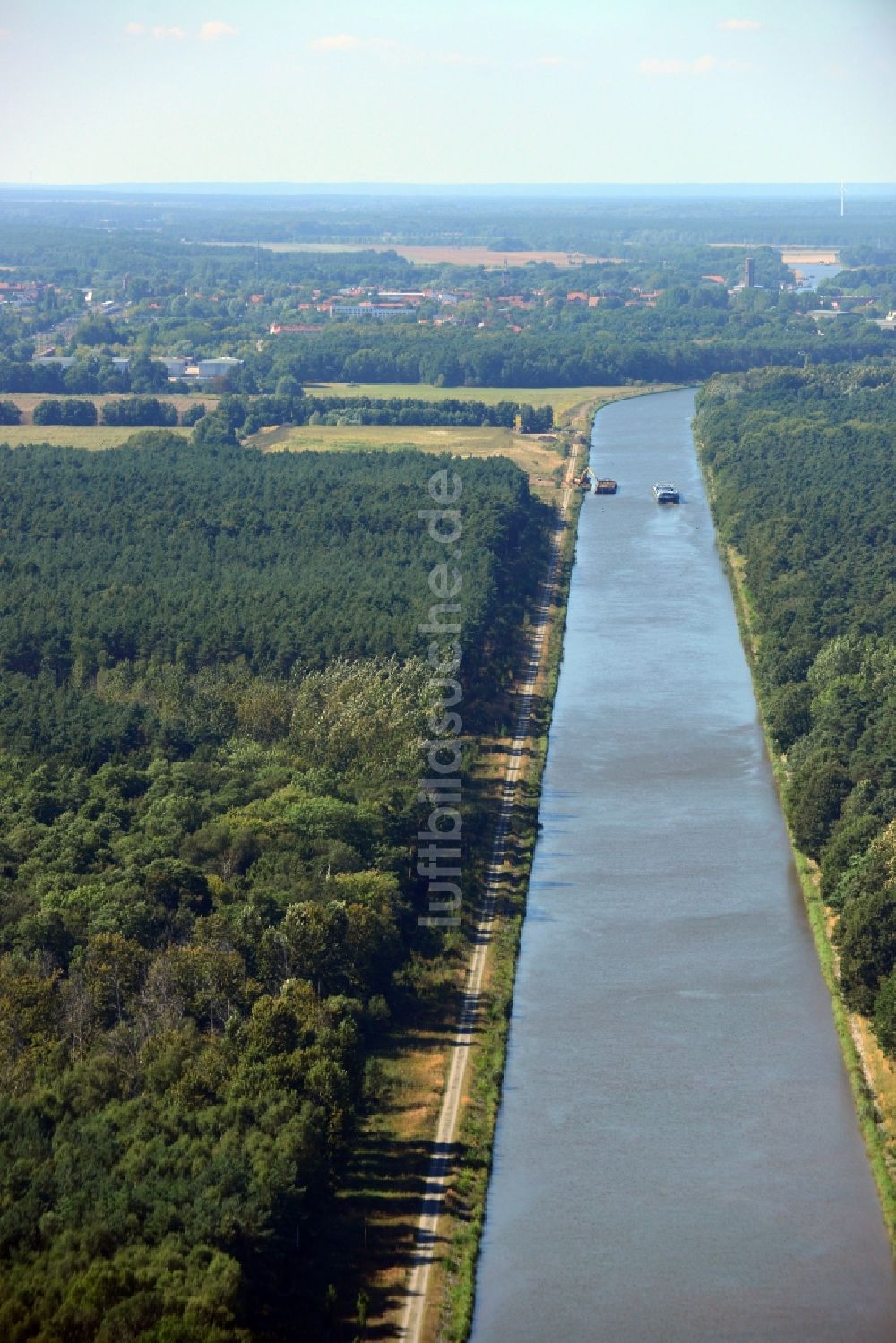 Kade OT Kader Schleuse aus der Vogelperspektive: Flussverlauf Elbe-Havel-Kanal zwischen Kade und Genthin im Bundesland Sachsen-Anhalt