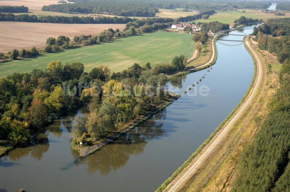 Luftaufnahme Wusterwitz - Flussverlauf des Elbe-Havel-Kanal zwischen Wusterwitz und Kade