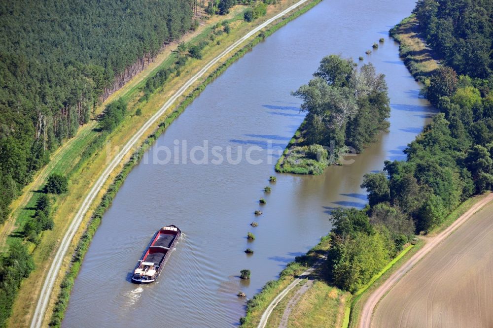 Kade OT Kader Schleuse von oben - Flussverlauf Elbe-Havel-Kanal zwischen Wusterwitz und Kade im Bundesland Sachsen-Anhalt