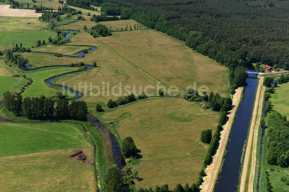 Luftaufnahme Grabow - Flussverlauf der Elde bei Grabow im Bundesland Mecklenburg-Vorpommern