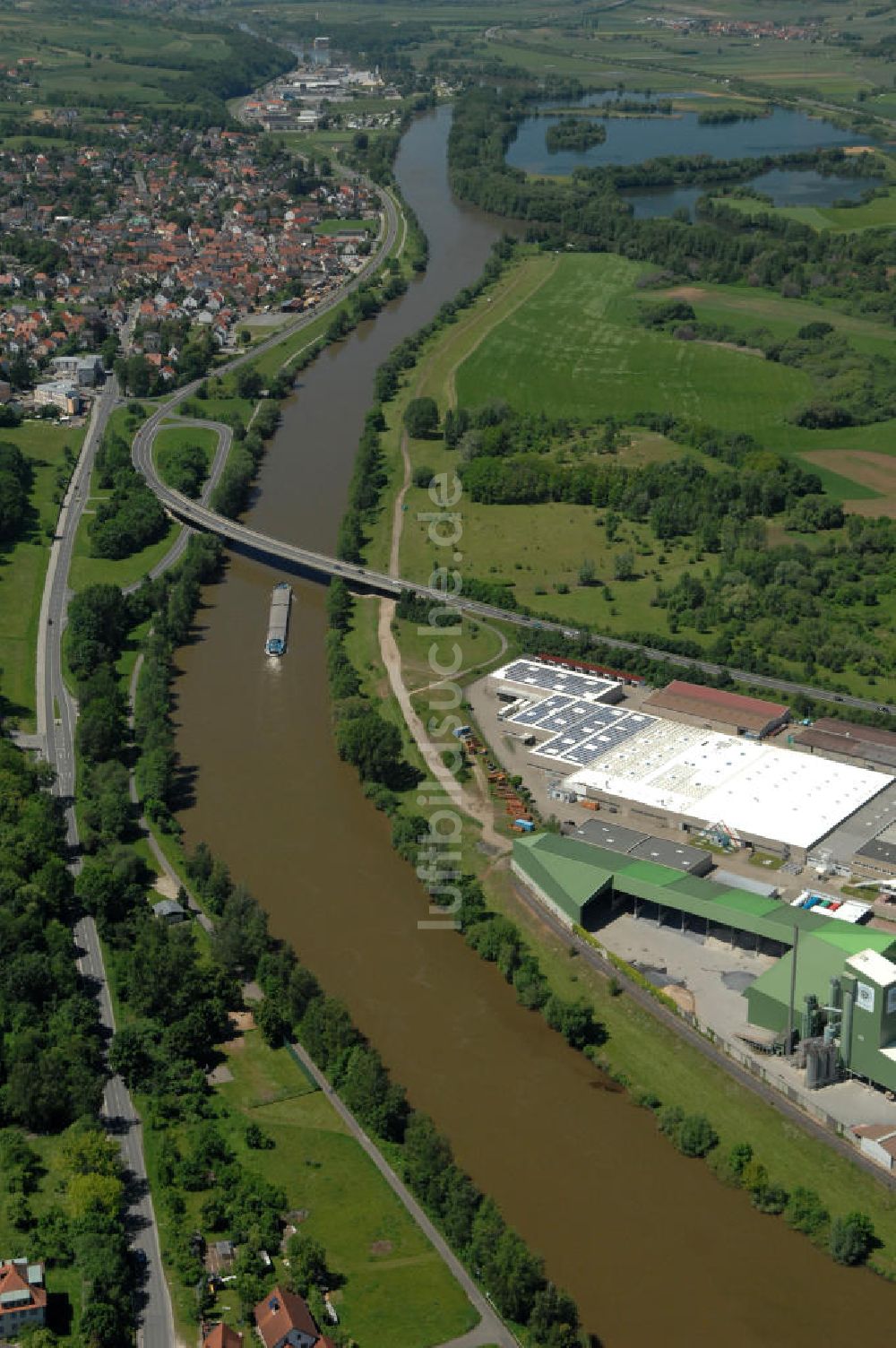 Bamberg von oben - Flussverlauf des Main in Bayern