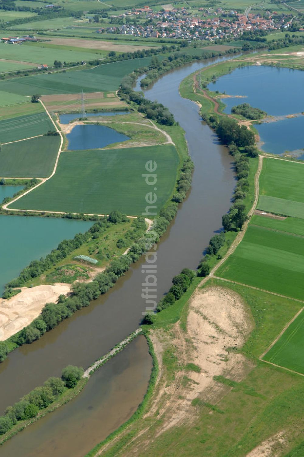 Dippach von oben - Flussverlauf des Main in Bayern