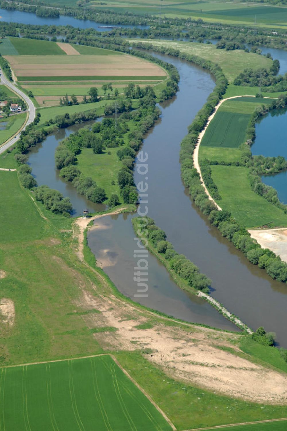 Dippach aus der Vogelperspektive: Flussverlauf des Main in Bayern