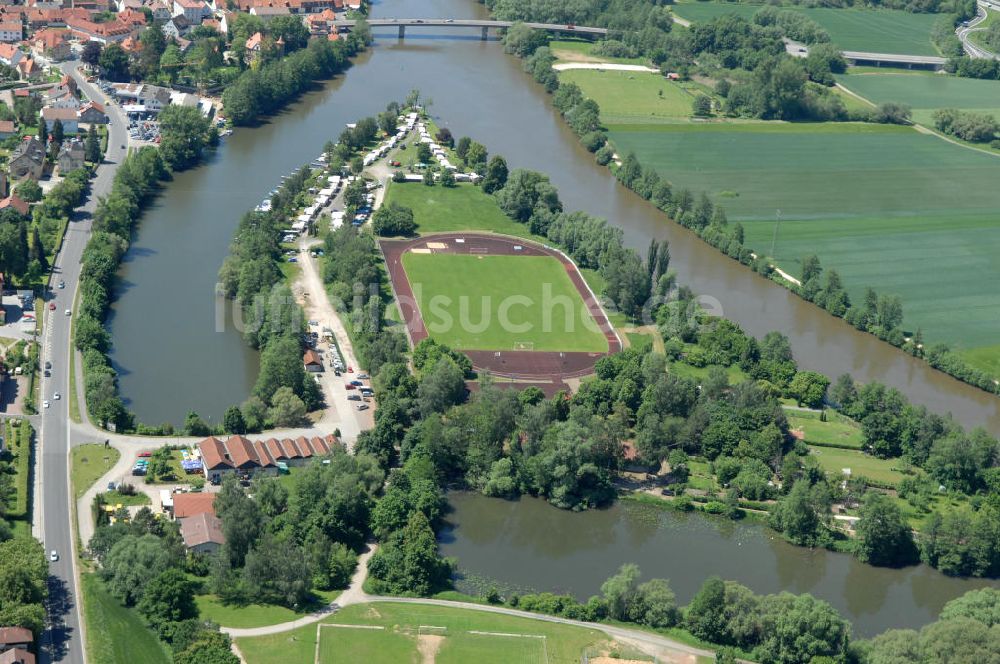 Eltmann aus der Vogelperspektive: Flussverlauf des Main in Bayern