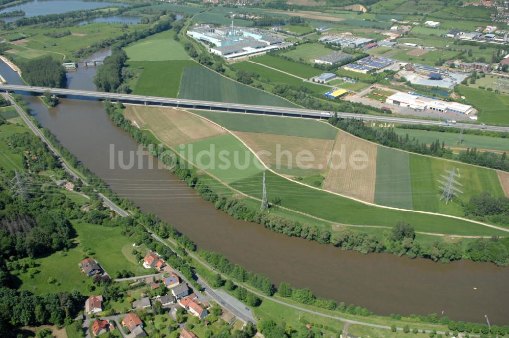 Eltmann von oben - Flussverlauf des Main in Bayern