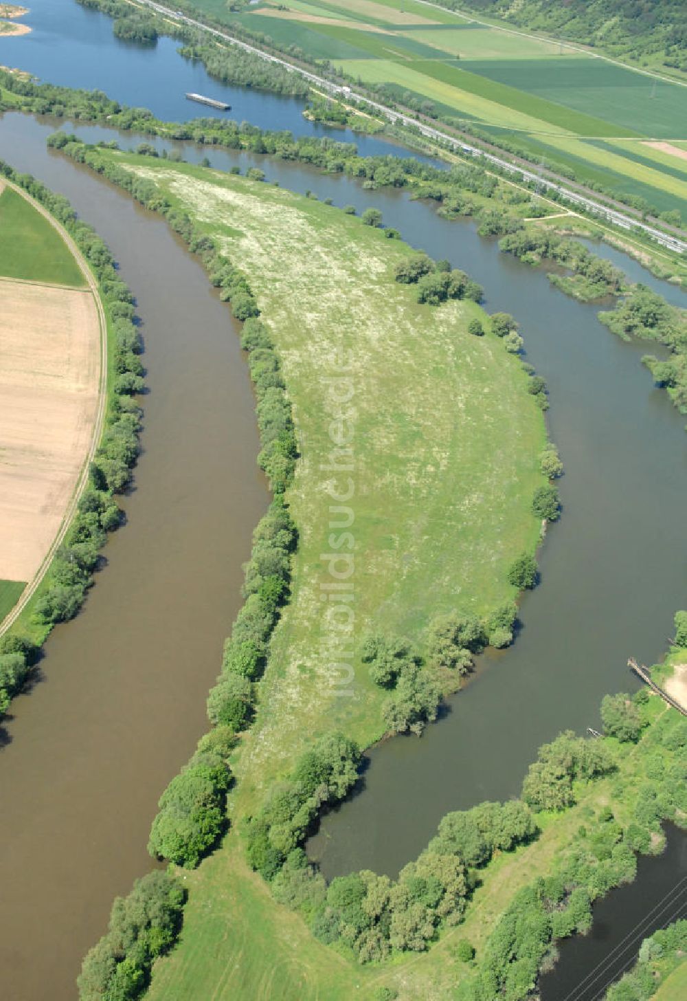 Eschenbach aus der Vogelperspektive: Flussverlauf des Main in Bayern