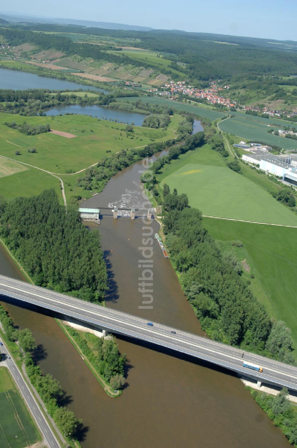 Limbach aus der Vogelperspektive: Flussverlauf des Main in Bayern