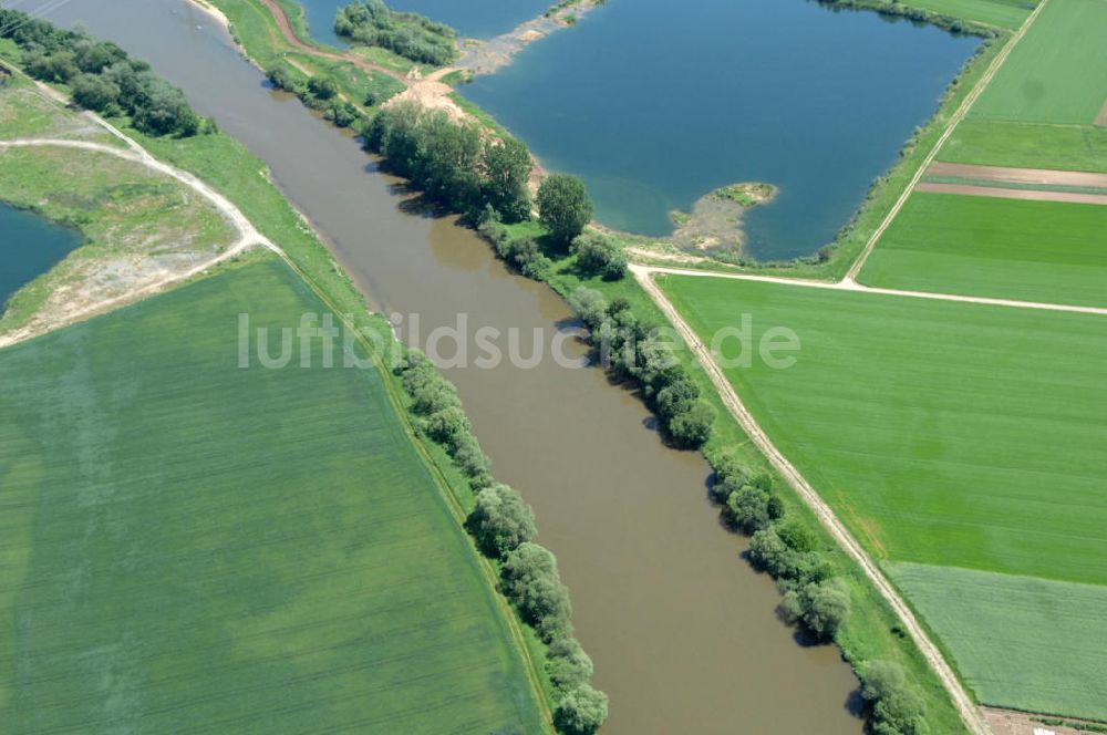 Luftaufnahme Roßstadt - Flussverlauf des Main in Bayern