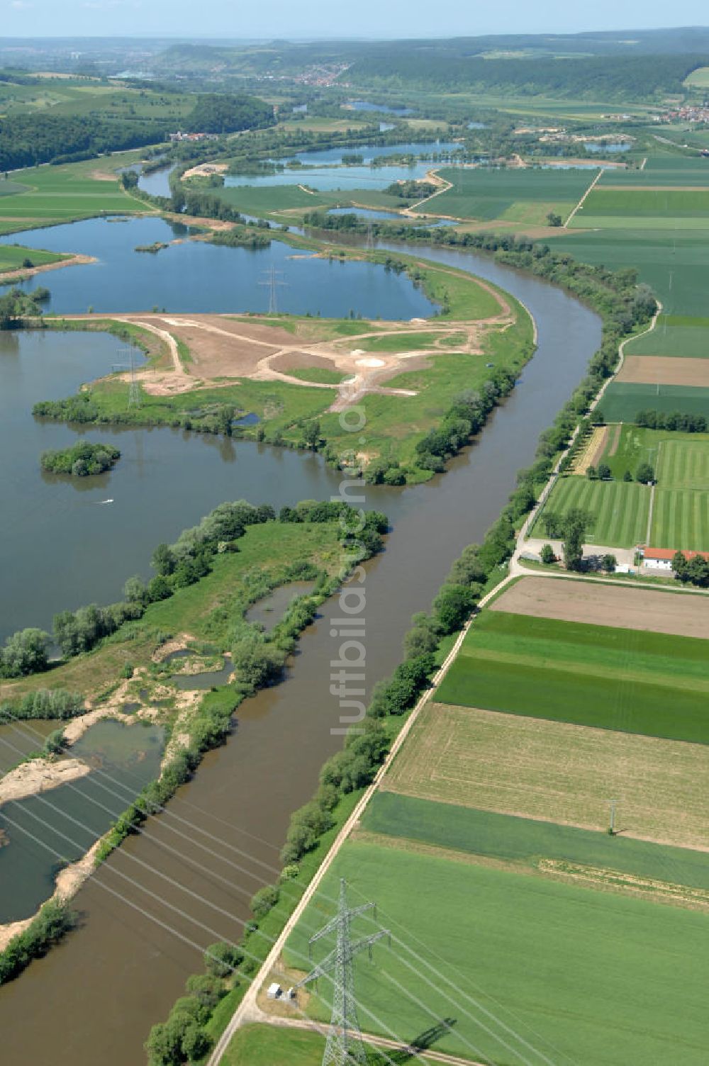 Staffelbach von oben - Flussverlauf des Main in Bayern