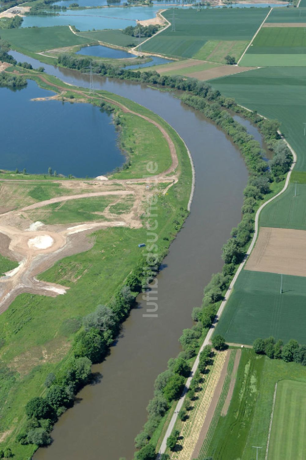 Staffelbach aus der Vogelperspektive: Flussverlauf des Main in Bayern