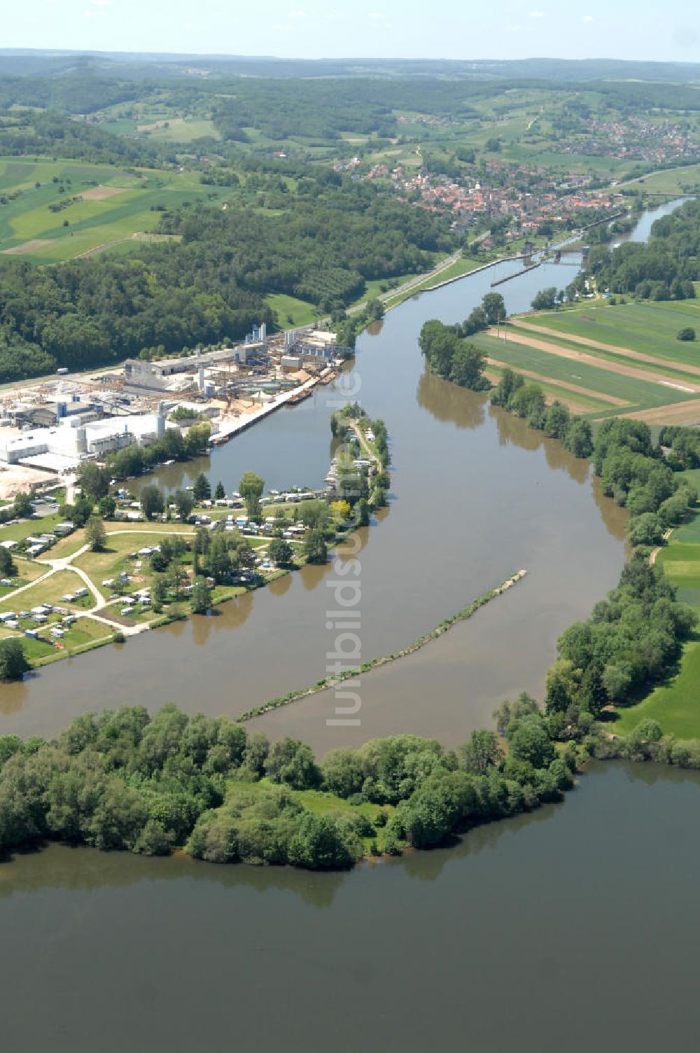 Luftbild Trosdorf - Flussverlauf des Main in Bayern