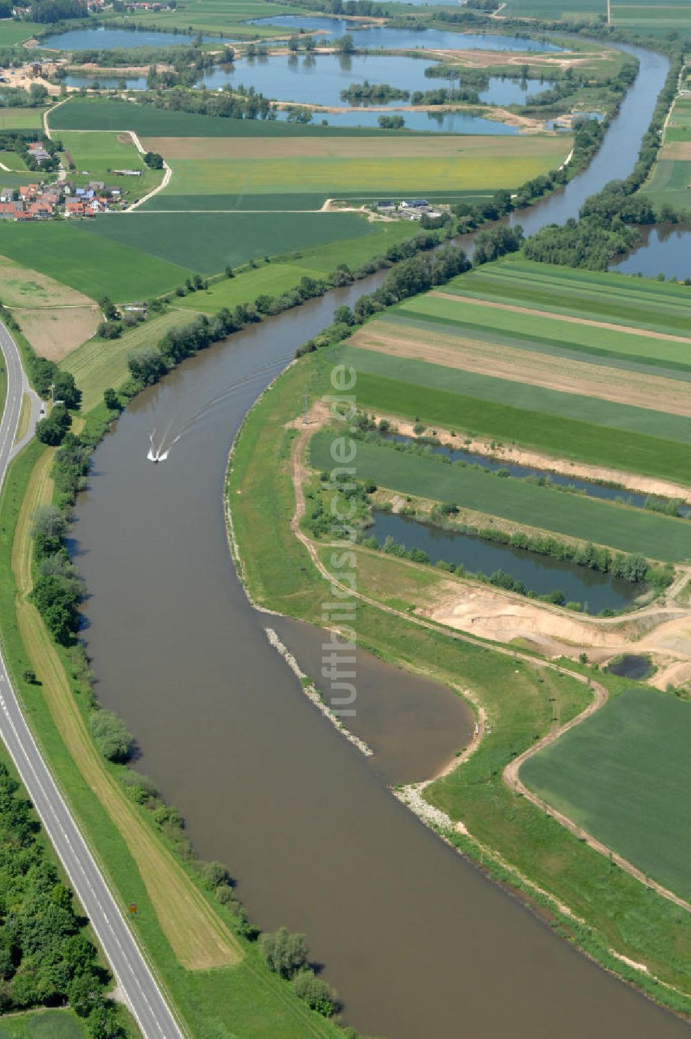 Trunstadt von oben - Flussverlauf des Main in Bayern