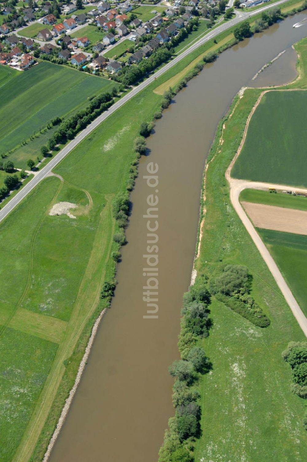 Trunstadt von oben - Flussverlauf des Main in Bayern