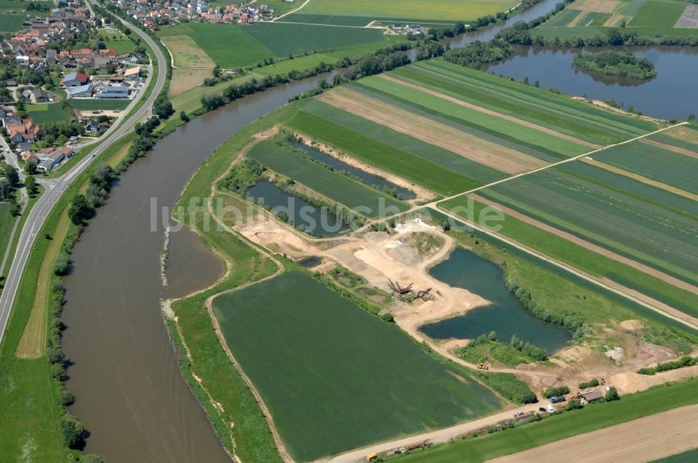 Trunstadt von oben - Flussverlauf des Main in Bayern