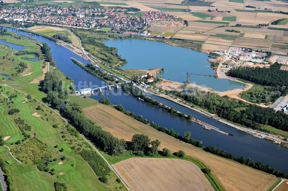 Dettelbach aus der Vogelperspektive: Flussverlauf des Main in Dettelbach im Bundesland Bayern