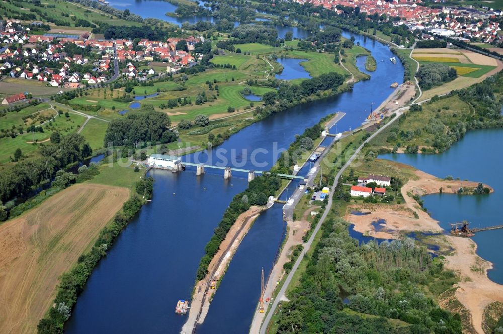 Dettelbach aus der Vogelperspektive: Flussverlauf des Main in Dettelbach im Bundesland Bayern