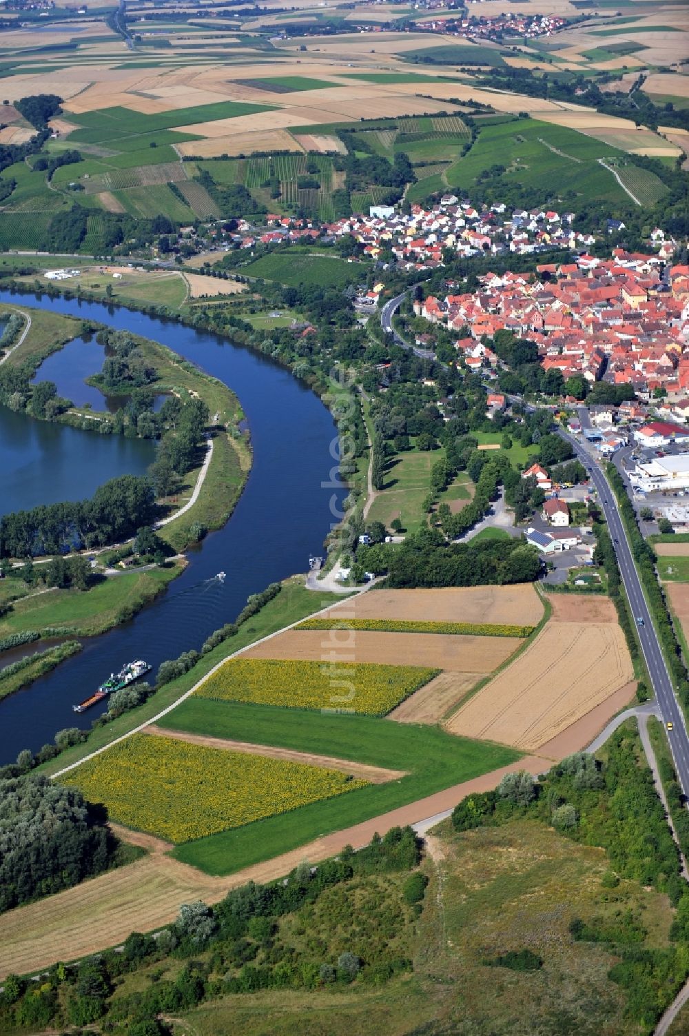 Dettelbach von oben - Flussverlauf des Main in Dettelbach im Bundesland Bayern