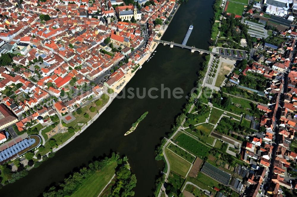 Kitzingen aus der Vogelperspektive: Flussverlauf des Main in Kitzingen im Bundesland Bayern