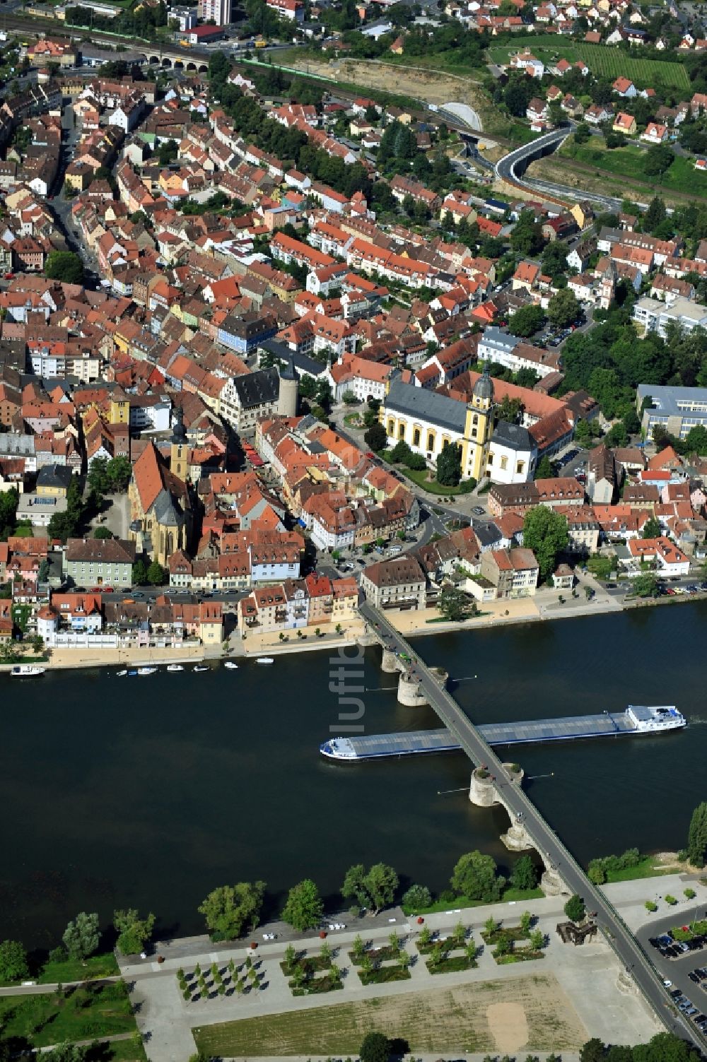 Luftbild Kitzingen - Flussverlauf des Main in Kitzingen im Bundesland Bayern