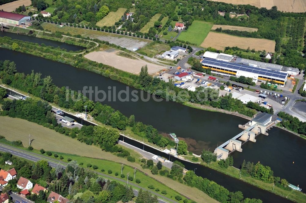 Kitzingen aus der Vogelperspektive: Flussverlauf des Main in Kitzingen im Bundesland Bayern