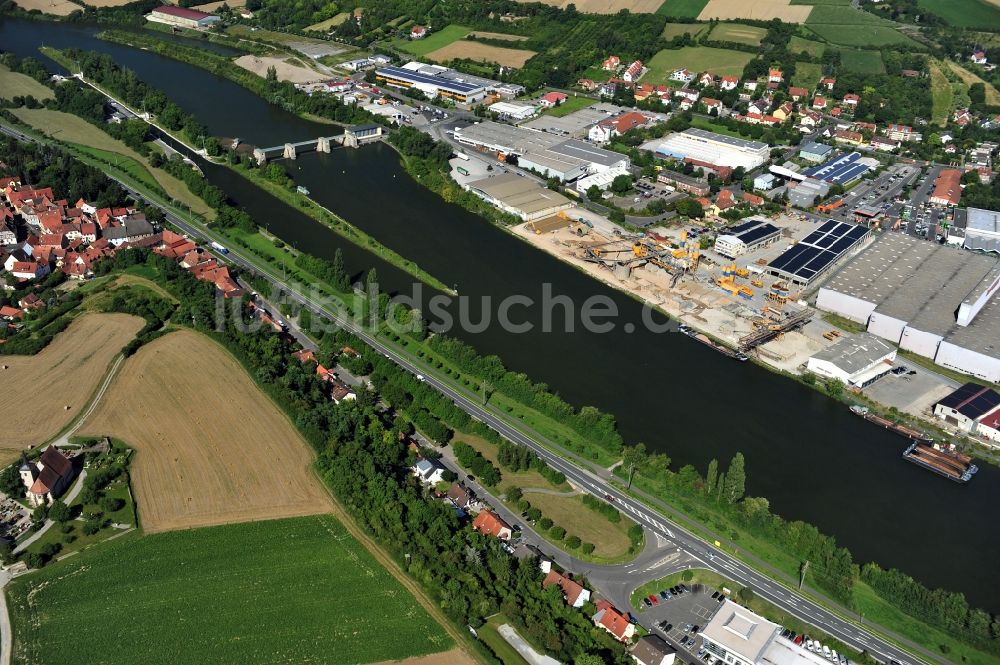 Kitzingen von oben - Flussverlauf des Main in Kitzingen im Bundesland Bayern