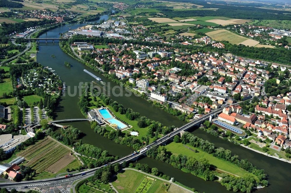 Kitzingen aus der Vogelperspektive: Flussverlauf des Main in Kitzingen im Bundesland Bayern