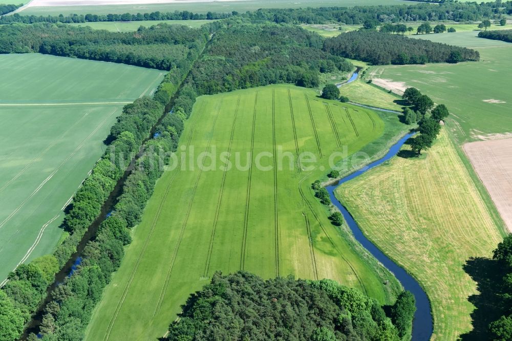 Luftaufnahme Siggelkow - Flußverlauf der Müritz-Elde und dem Fluss Alte Elde in der Gemeinde Siggelkow im Bundesland Mecklenburg-Vorpommern, Deutschland