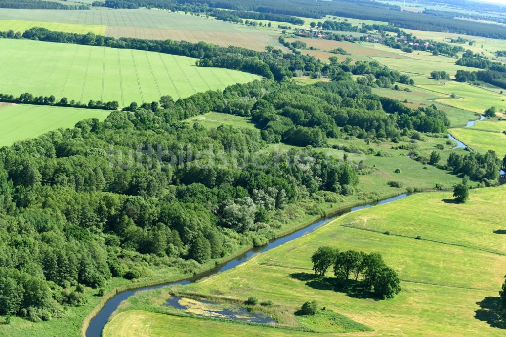 Siggelkow von oben - Flußverlauf der Müritz-Elde und dem Fluss Alte Elde in der Gemeinde Siggelkow im Bundesland Mecklenburg-Vorpommern, Deutschland