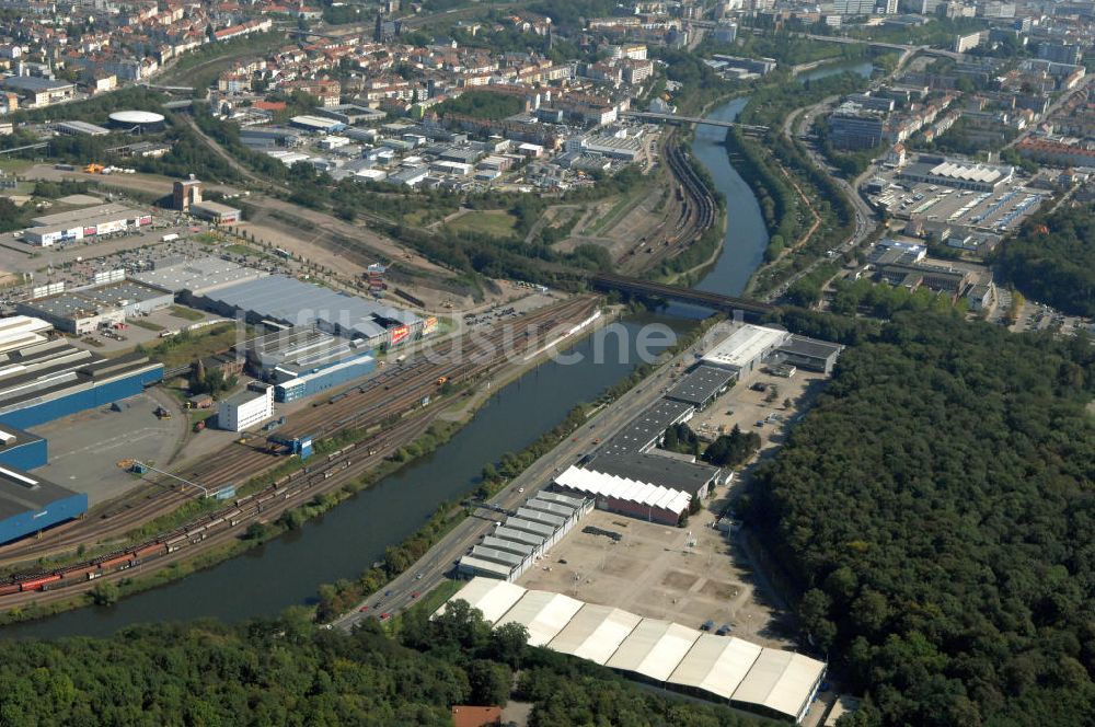 Luftaufnahme Saarbrücken - Flußverlauf der Saar durch Saarbrücken