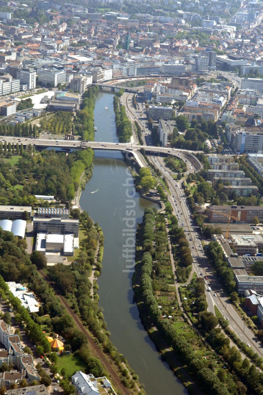 Luftaufnahme Saarbrücken - Flußverlauf der Saar durch Saarbrücken